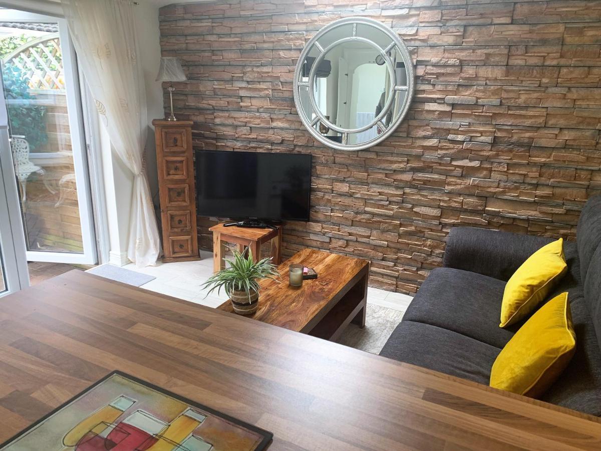 Naas 2 Bedroom Back Garden Escape Экстерьер фото