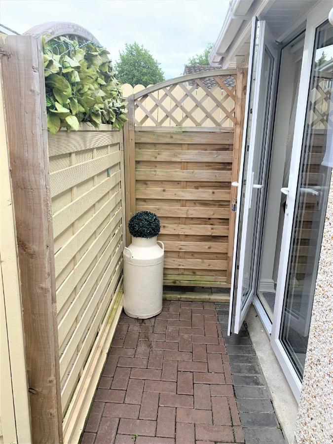 Naas 2 Bedroom Back Garden Escape Экстерьер фото